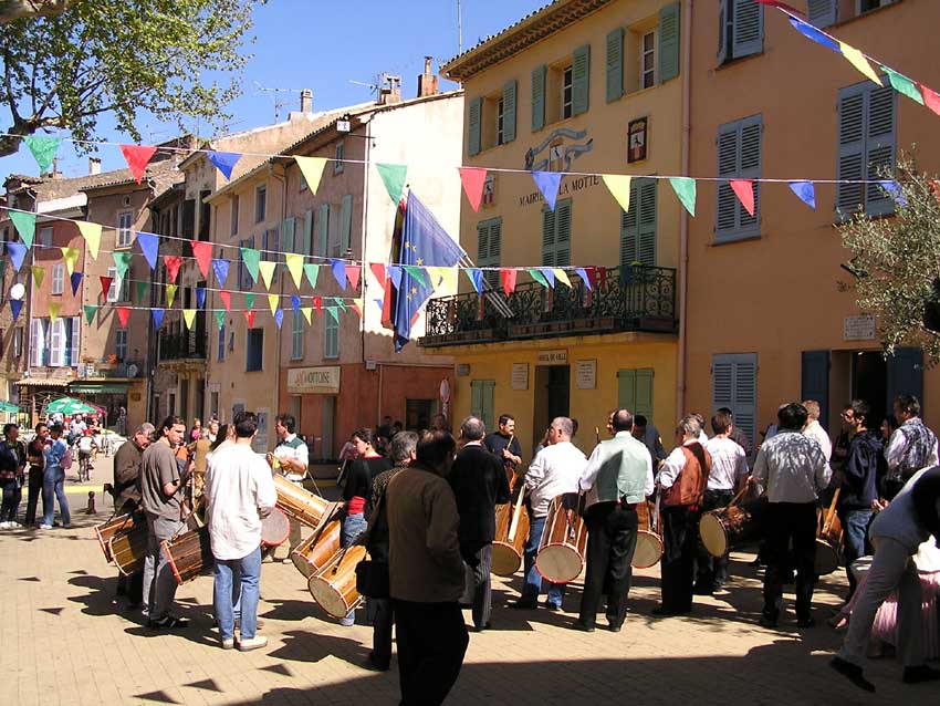 10e Festival Traditionnel au Pays du Galoubet